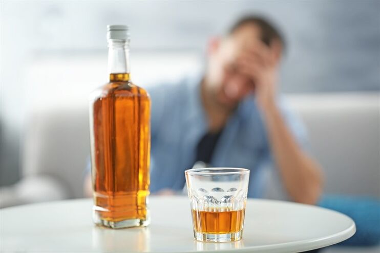 Drinking alcohol negatively affects a man’s erectile function